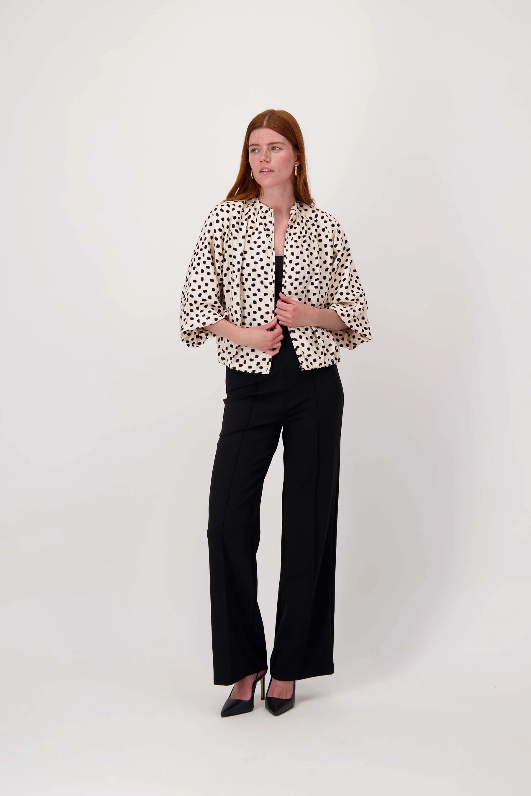 ballon bomber met stippen print | off white / zwart - Image 5