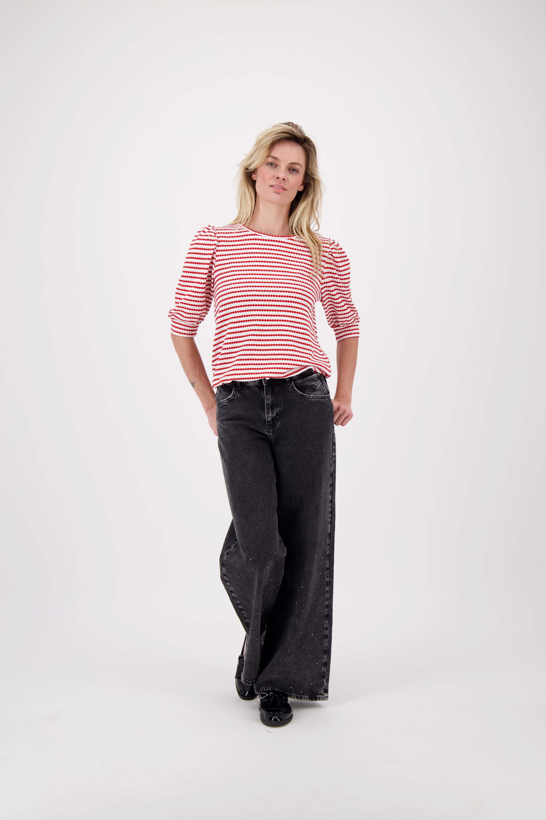 pofmouw top met streep in structuur materiaal | off white / rood