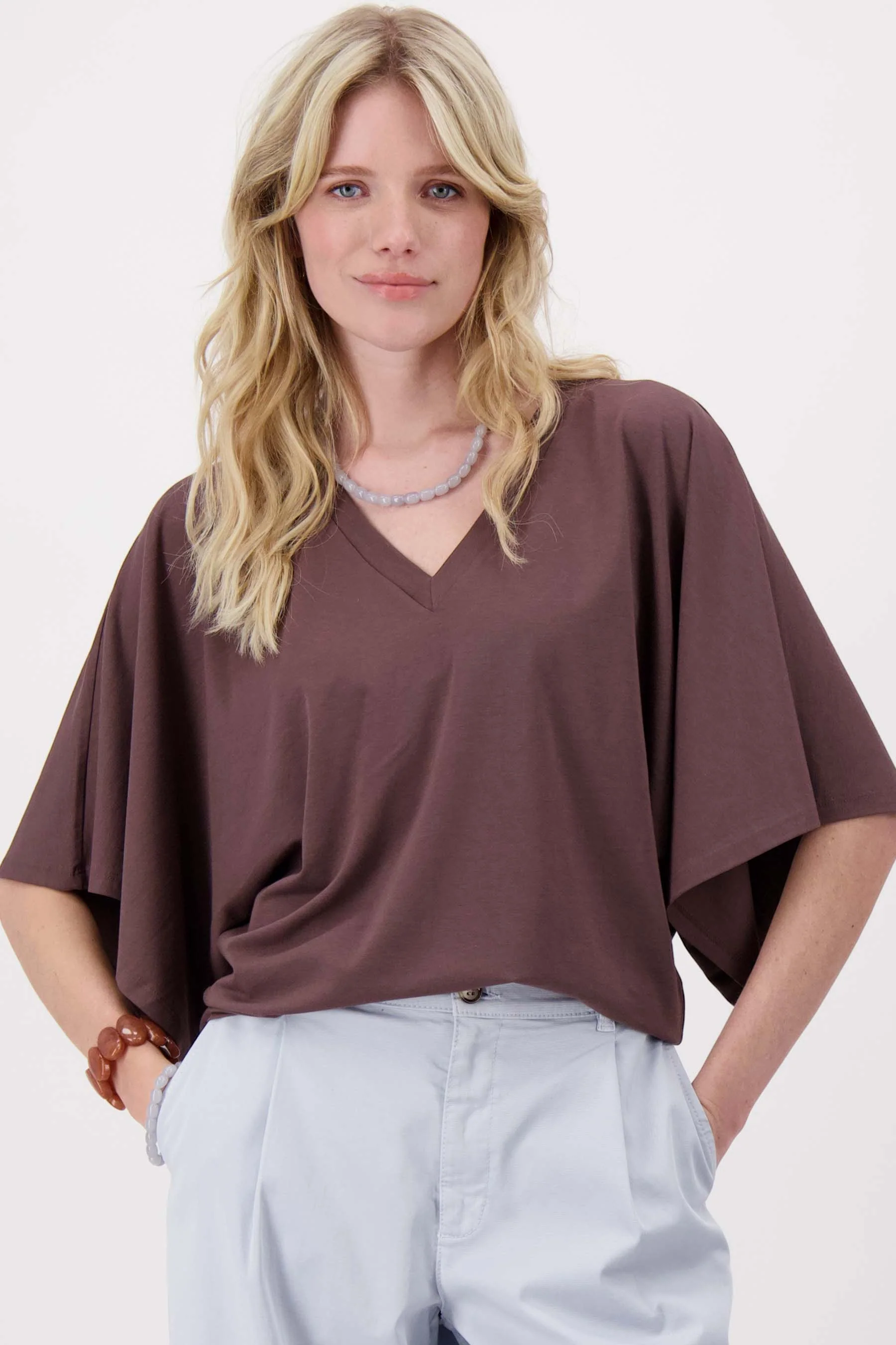 V hals T-shirt wijde mouw met Zusss embroidery | brown